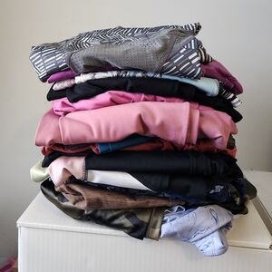 Colorful Nike Activewear Bundle: See Previous Posts For Each Item Descriptions.